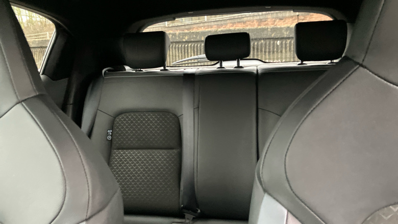 Nissan Juke 1.0 DiG-T 114 N-Connecta 5dr Petrol Hatchback